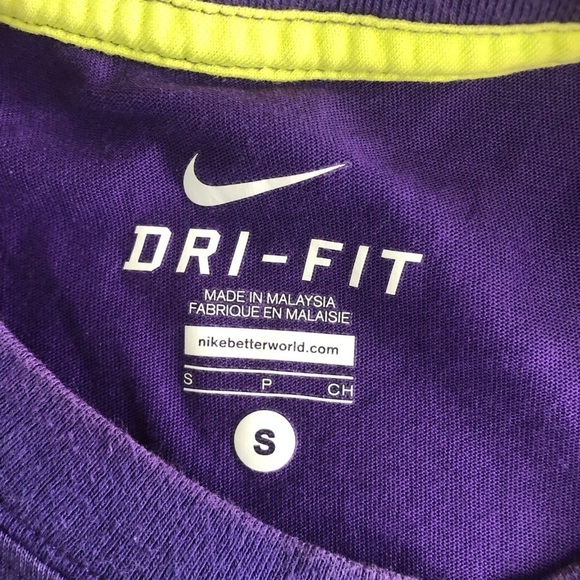Nike Drifit Shirt - Picture 3 of 3